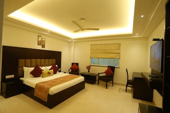 the exotica grandeur