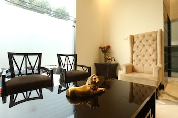 the exotica grandeur