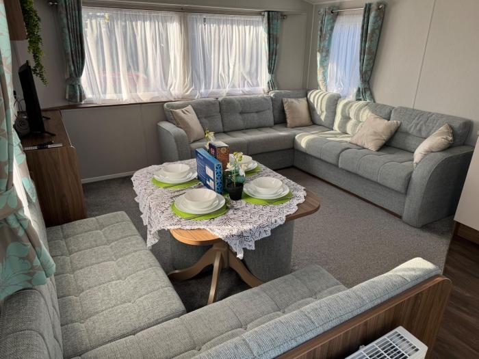 berwick upon tweed caravan sleeps 6 parking