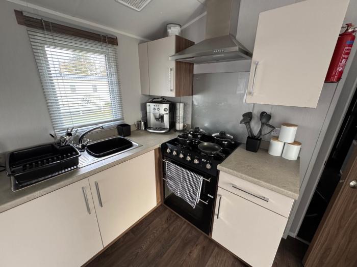 berwick upon tweed caravan sleeps 6 parking