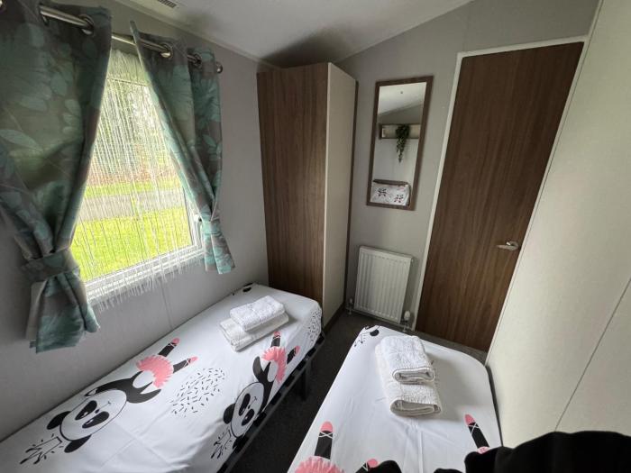 berwick upon tweed caravan sleeps 6 parking