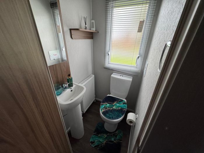 berwick upon tweed caravan sleeps 6 parking