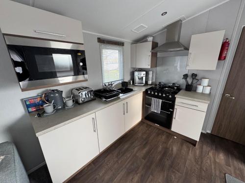 berwick upon tweed caravan sleeps 6 parking