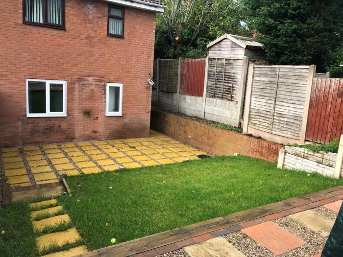 captivating 1 bed apartment in hednesford