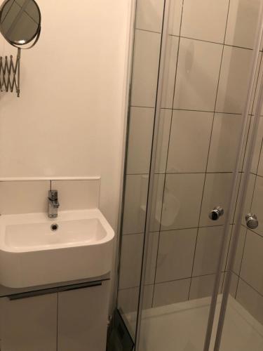 captivating 1 bed apartment in hednesford