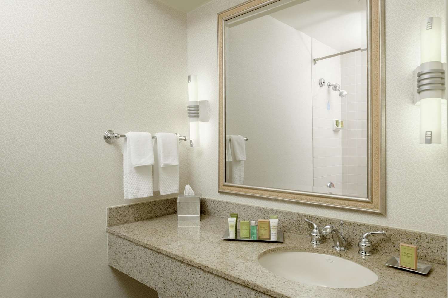 hilton boca raton suites