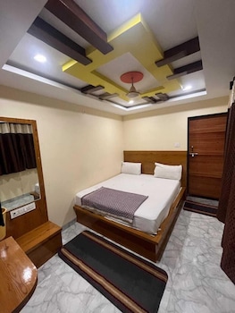 Joshi Yatri Gruh,,2 star