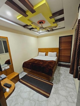 Joshi Yatri Gruh,,2 star