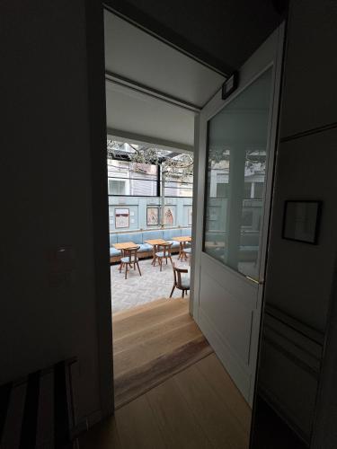 bazaar inn hotel