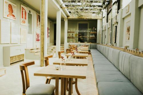 bazaar inn hotel