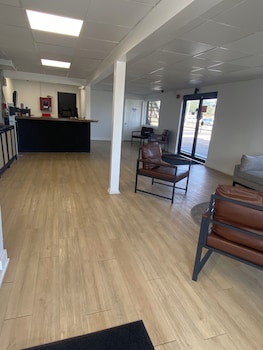 Evergreen Plaza Inn,6590 Veterans Memorial Boulevard,2 star