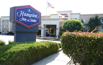 hampton inn and suites red bluff