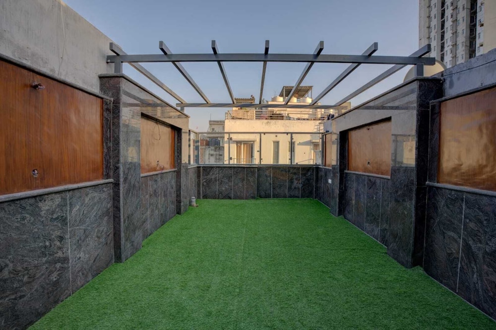 platinum service apartment dlf cyberhub