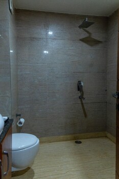 platinum service apartment dlf cyberhub