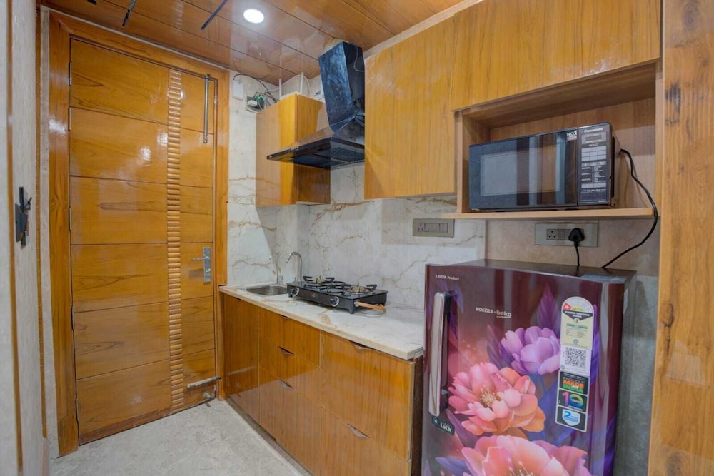 platinum service apartment dlf cyberhub