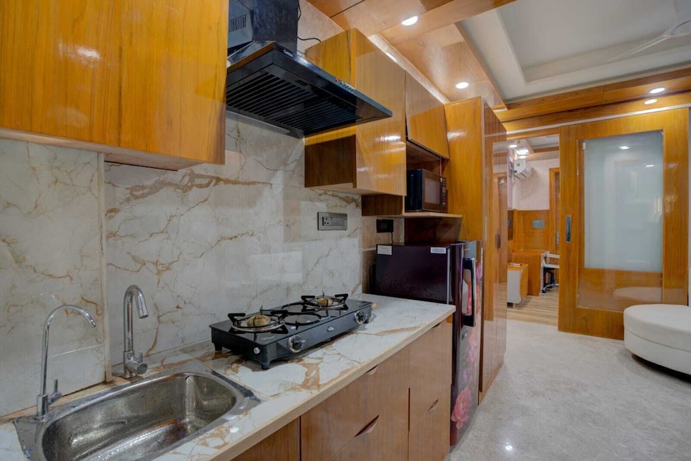 platinum service apartment dlf cyberhub