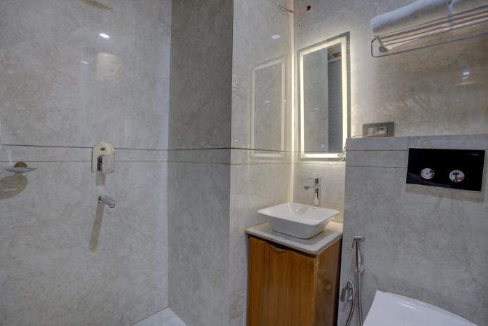 platinum service apartment dlf cyberhub