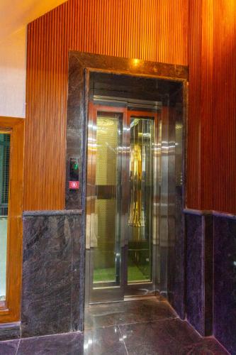 platinum service apartment dlf cyberhub