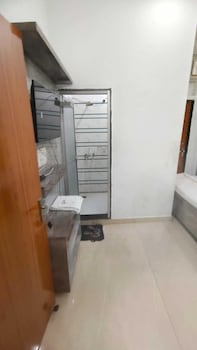 the pachouri hotel and restaurent