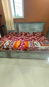 the pachouri hotel and restaurent