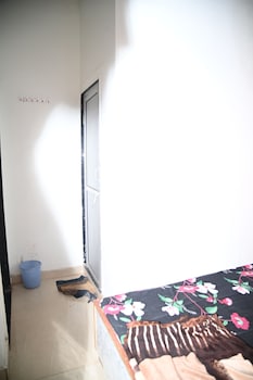 the pachouri hotel and restaurent