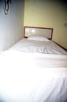 the pachouri hotel and restaurent