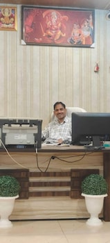 the pachouri hotel and restaurent