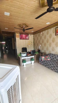 the pachouri hotel and restaurent