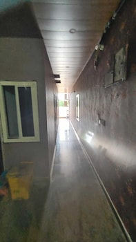 the pachouri hotel and restaurent