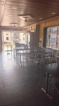 The Pachouri Hotel & Restaurent,,3 star