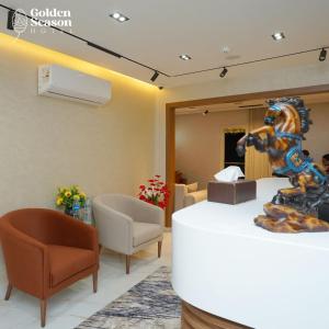 golden season hotel