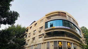 golden season hotel