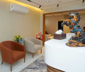 golden season hotel