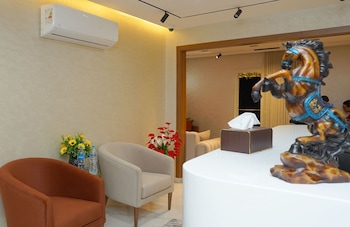 golden season hotel