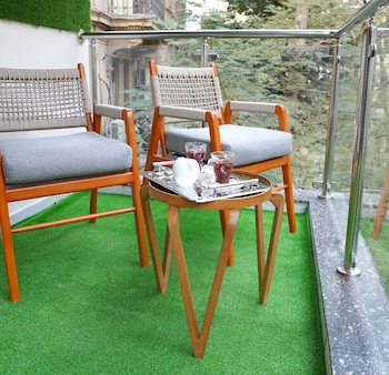 golden season hotel