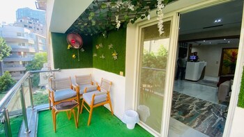 golden season hotel