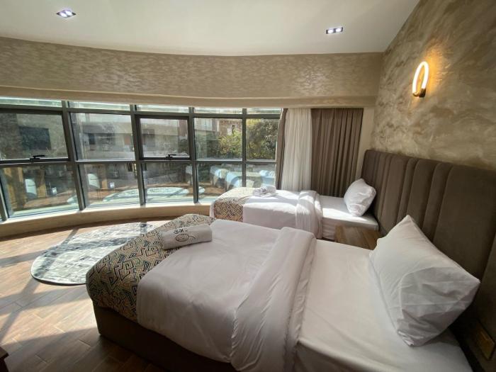 golden season hotel