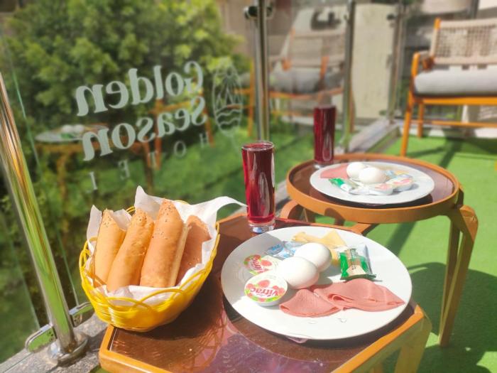 golden season hotel
