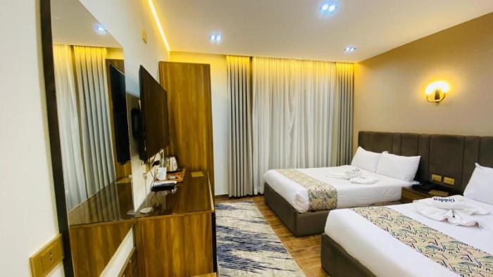 golden season hotel