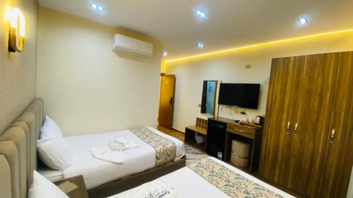 golden season hotel