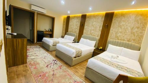 golden season hotel