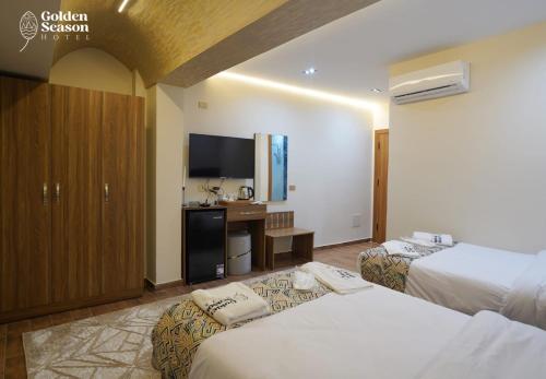 golden season hotel