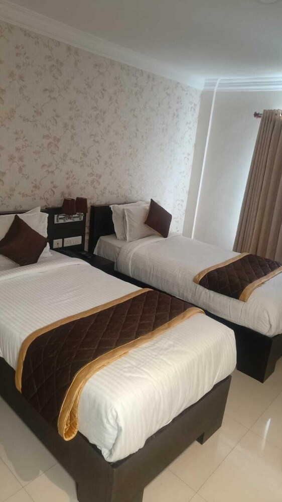 hotel grand regency