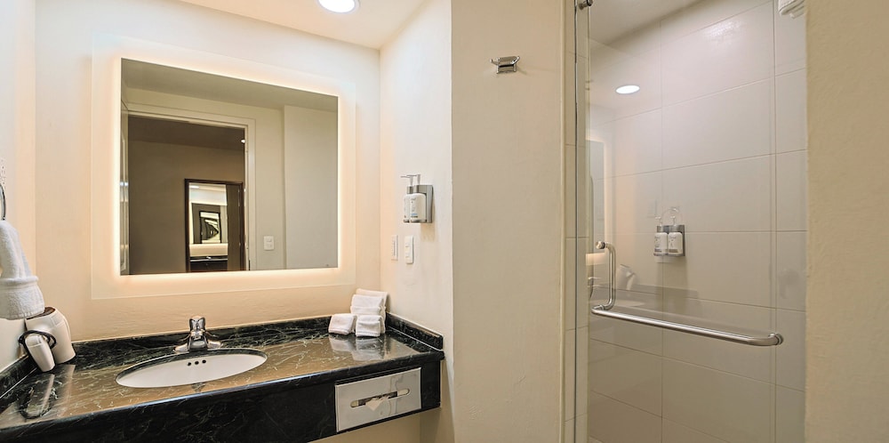 holiday inn reynosa industrial poniente by ihg