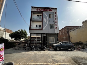 shree radhavallabh palace