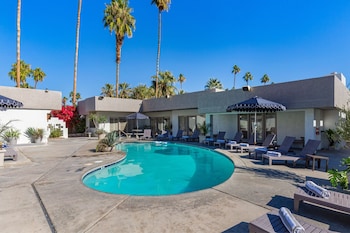 Casa Oliver Hotel & Resort - A Gay Men's Resort,535 S Warm Sands Dr,2 star