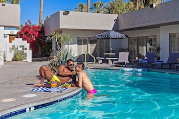 Casa Oliver Hotel & Resort - A Gay Men's Resort,535 S Warm Sands Dr,2 star
