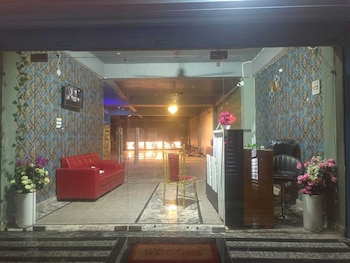 Hotel Leela Palace,,2 star