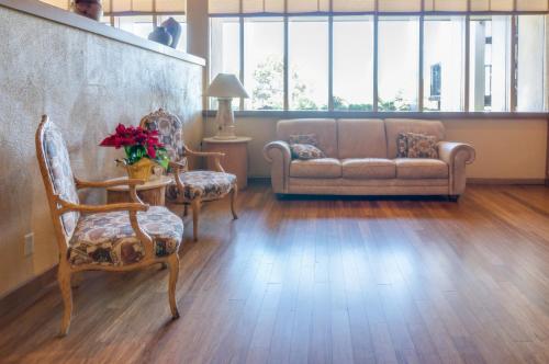 red lion hotel monterey