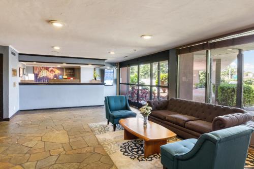 red lion hotel monterey